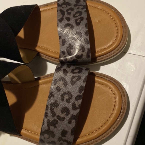 Maurice’s Sandals - Size 7 - Black/Animal Print - NWOT - Picture 2 of 3